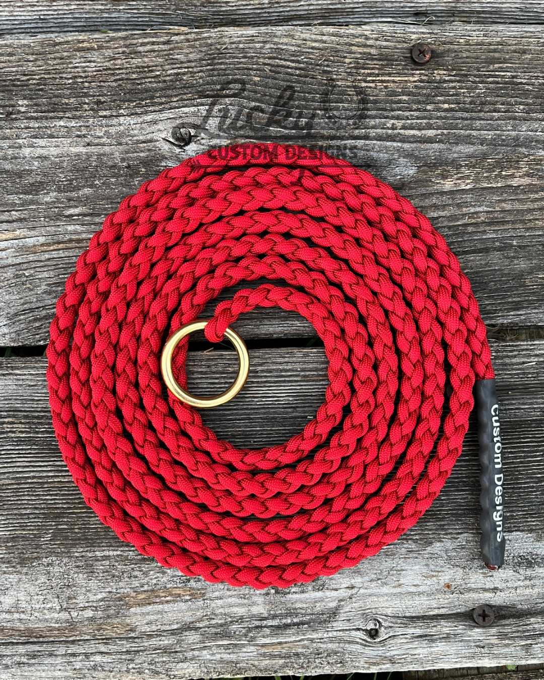 Various lengths of paracord tie ropes with a 1" solid brass ring

Built with 550 paracord