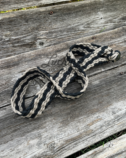 Hobbles that are comfortable for your horse but strong enough to keep them still. Easy storage when not in use.

Built with 16 strands of 550 paracord